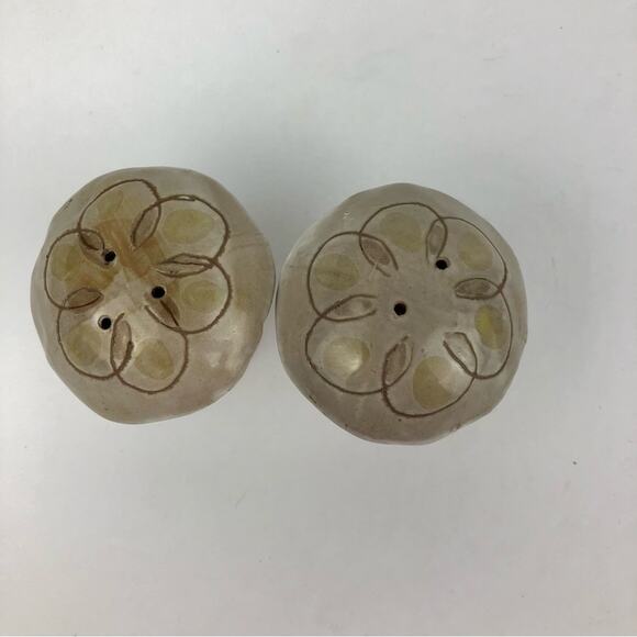 Vintage Mushroom Salt & Pepper Shakers - Picture 3 of 4